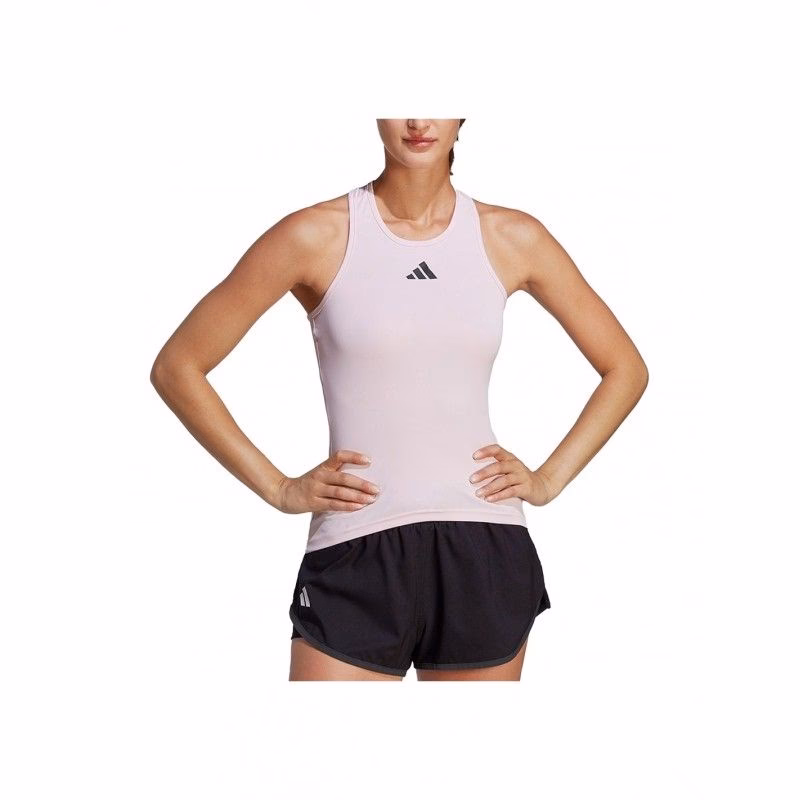 ¿Qué tipos de remeras de Adidas hay para mujer?