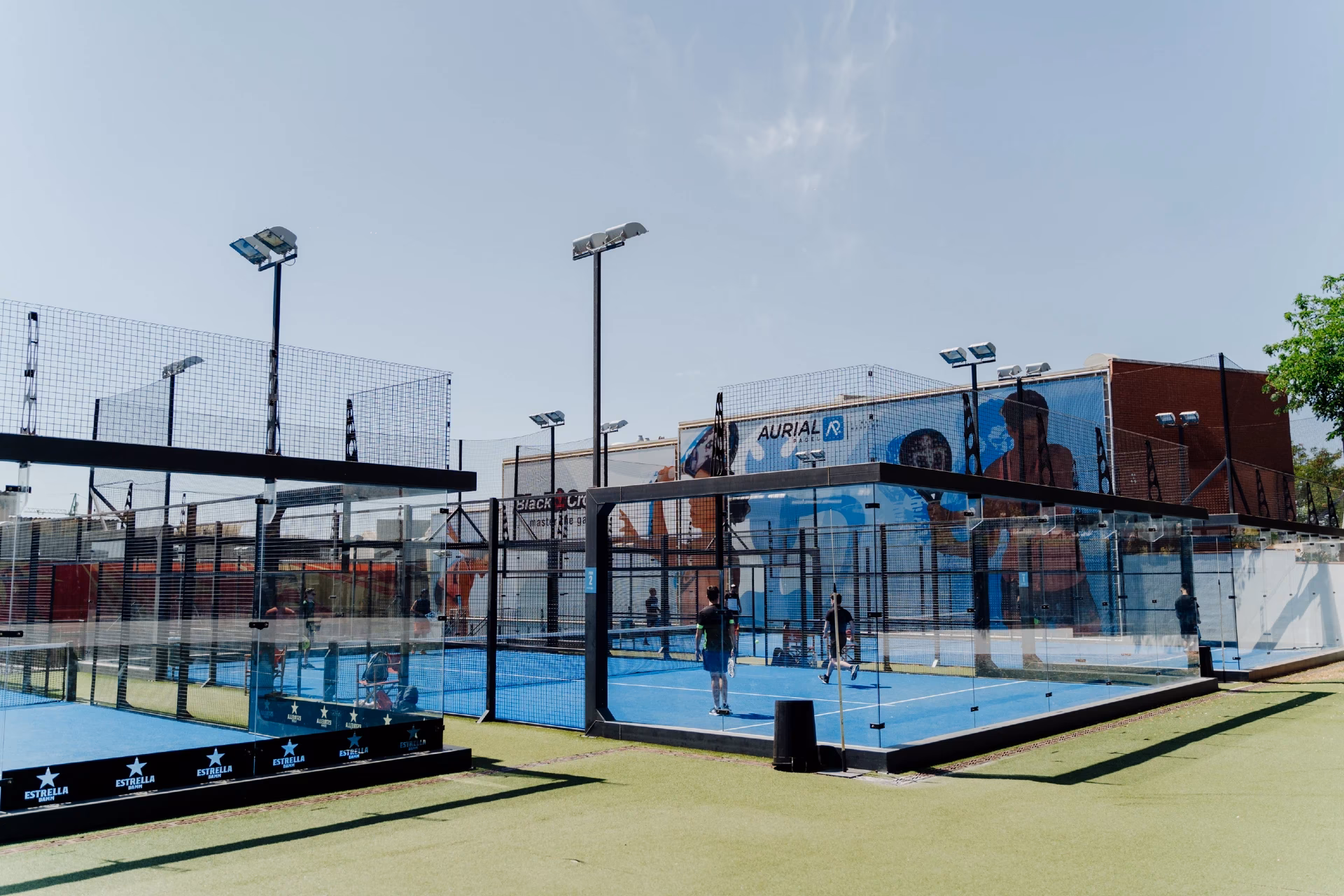 ¿Qué ofrece aurial Padel Academy?