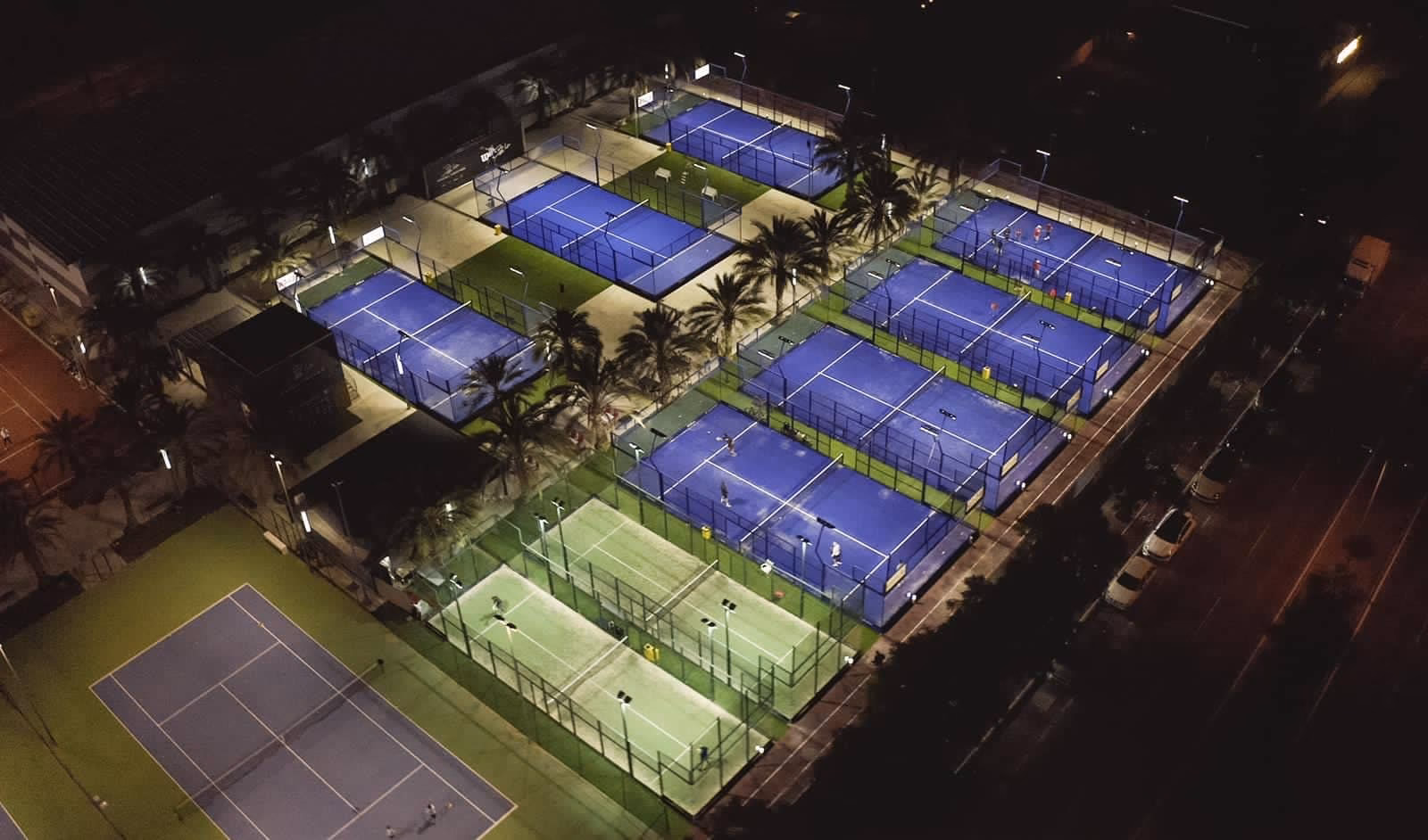 ¿Cuántas pistas tiene el Bela Padel Center Alicante?