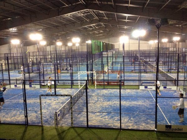 ¿Qué ofrece blupadel indoor de Alicante?