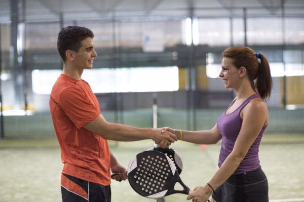 ¿Cómo encontrar un pareja de padel?