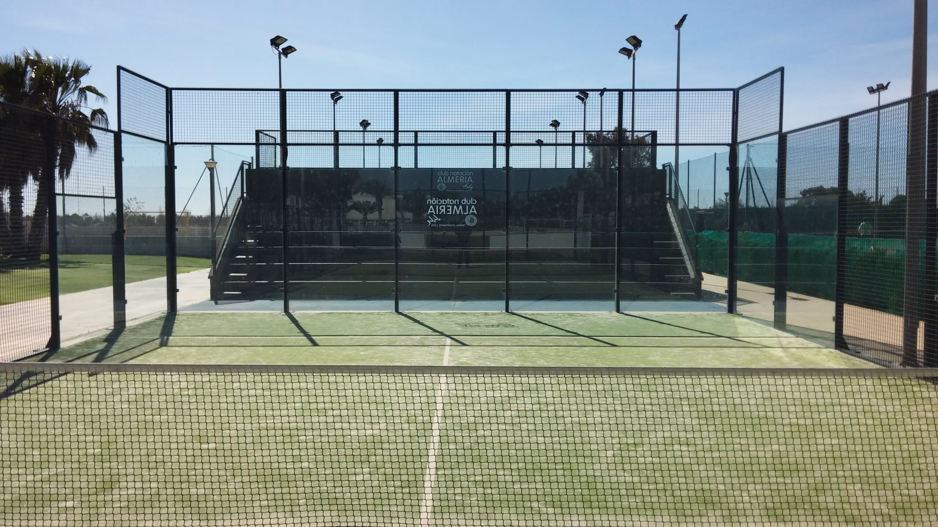 ¿Cuántas pistas de pádel hay en Almería?