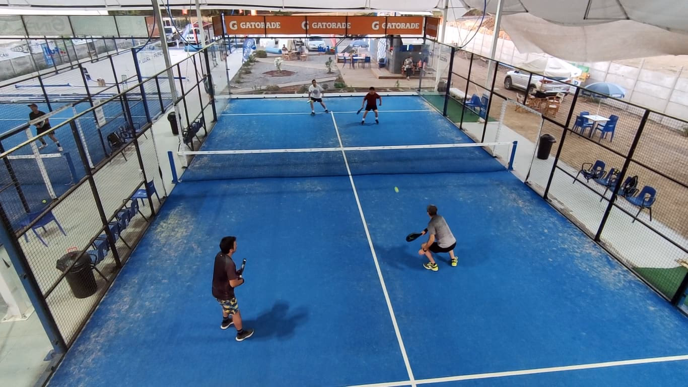¿Dónde se encuentran las canchas de pádel barrui?