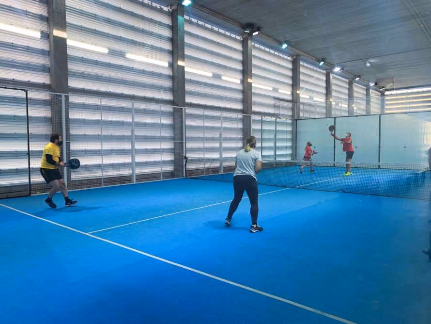 ¿Qué se necesita para acceder al curso de pádel?