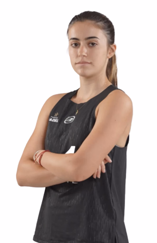 ¿Cuántas posiciones tiene Claudia Fernández en Premier Padel?