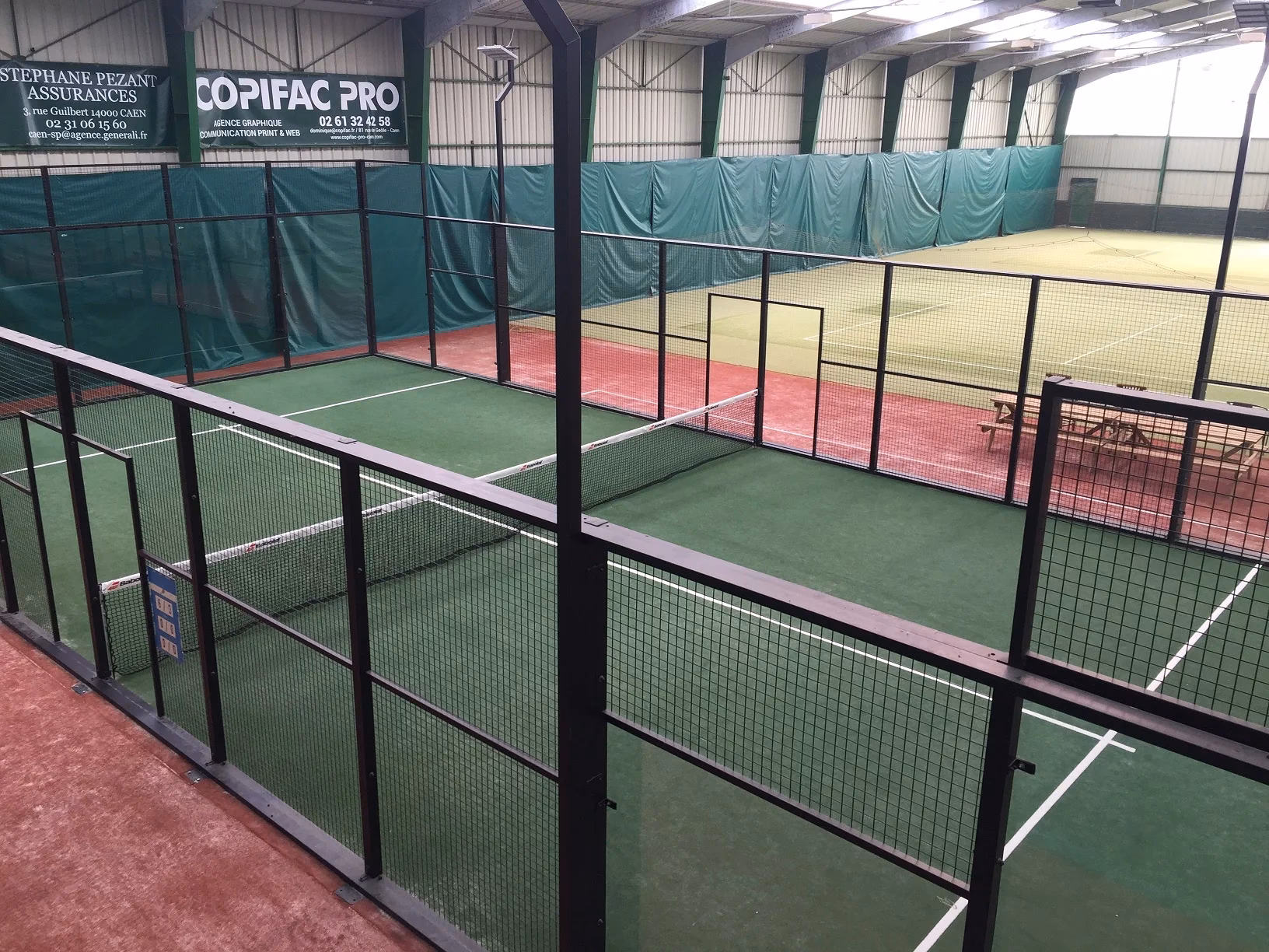 Où se trouve le complexe 100% padel à Caen ?