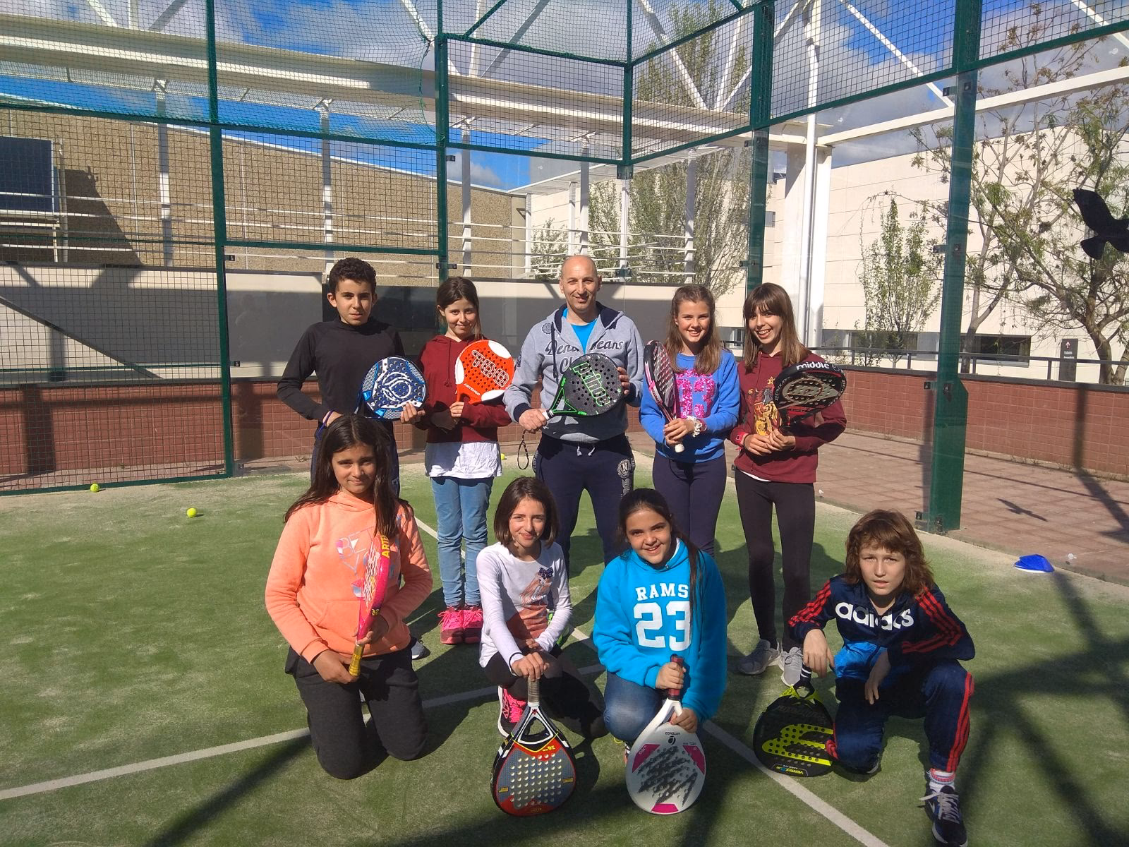 ¿Qué servicios ofrece el colegio concertado Cristo Rey?