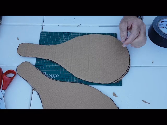 ¿Cómo se realizan los agujeros en las palas de pádel?