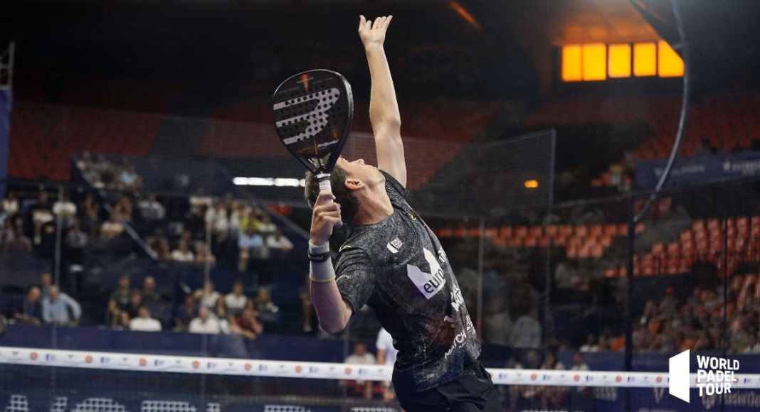 ¿Cómo hacer rebotar la pelota en el pádel?