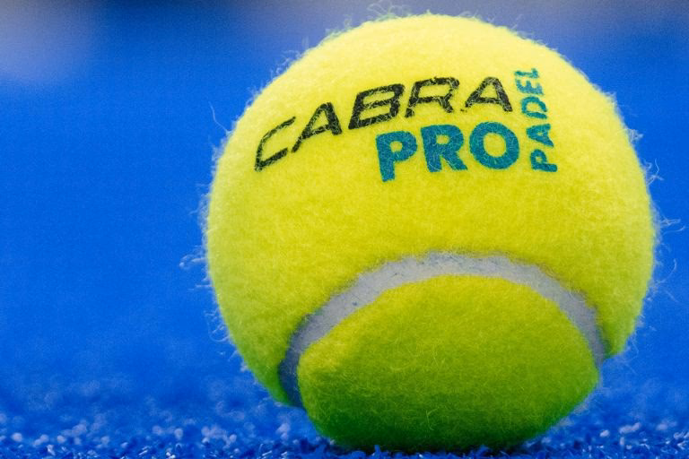 ¿Qué factores influyen en la duración de una pelota de pádel?