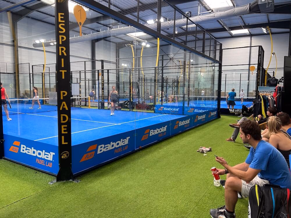 Où se trouve le padel tennis club Saint Priest ?