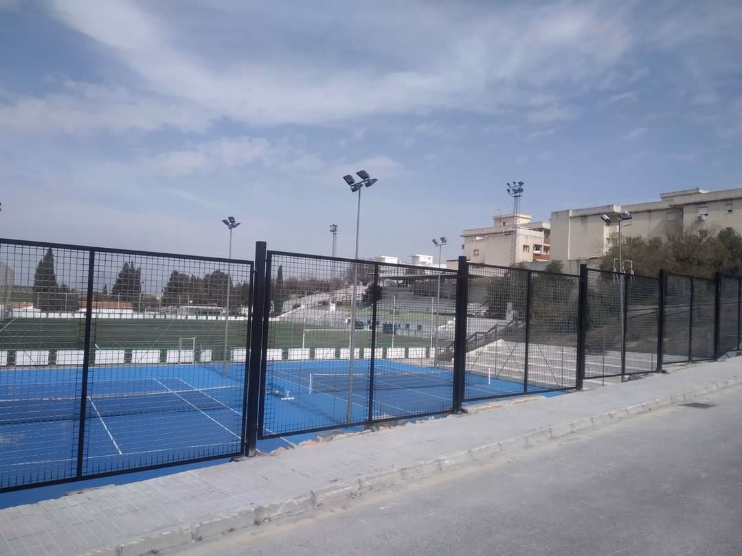 ¿Cuáles son las características de la vivienda de la plaza de padel?
