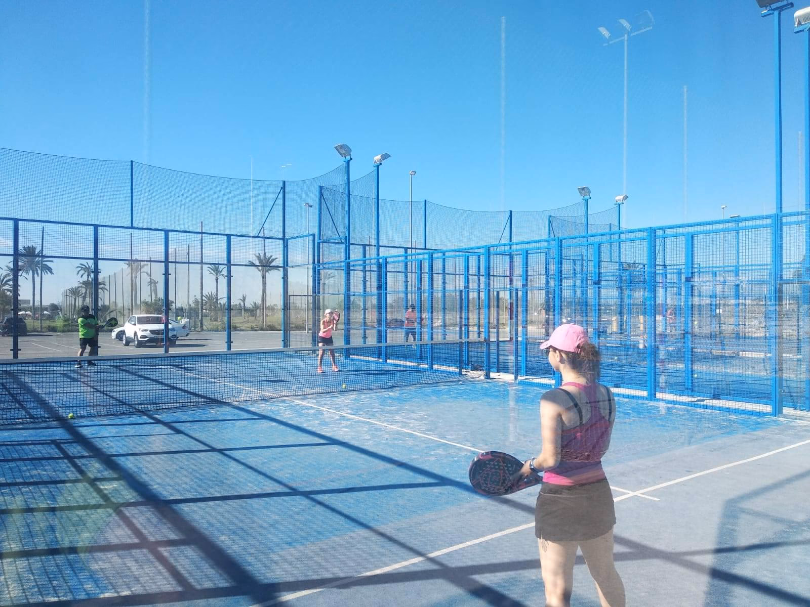 ¿Cuántas pistas de pádel hay en el club Forus Elche?