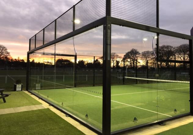 How many Padel courts are there in Great Britain?