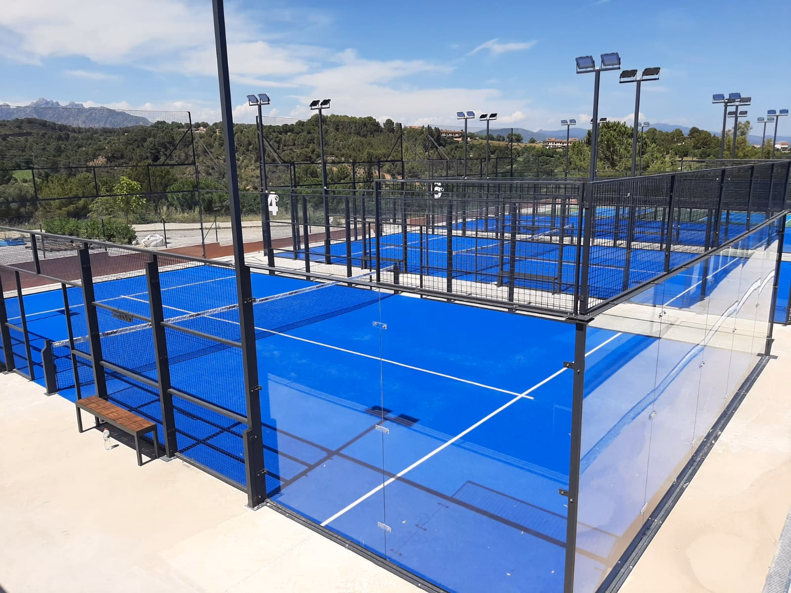¿Qué ofrece indoor Padel Barcelona?