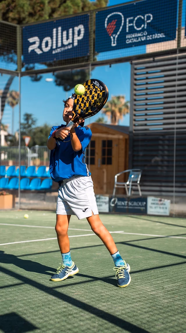 ¿Qué ofrece mar Cambrils tenis y padel?