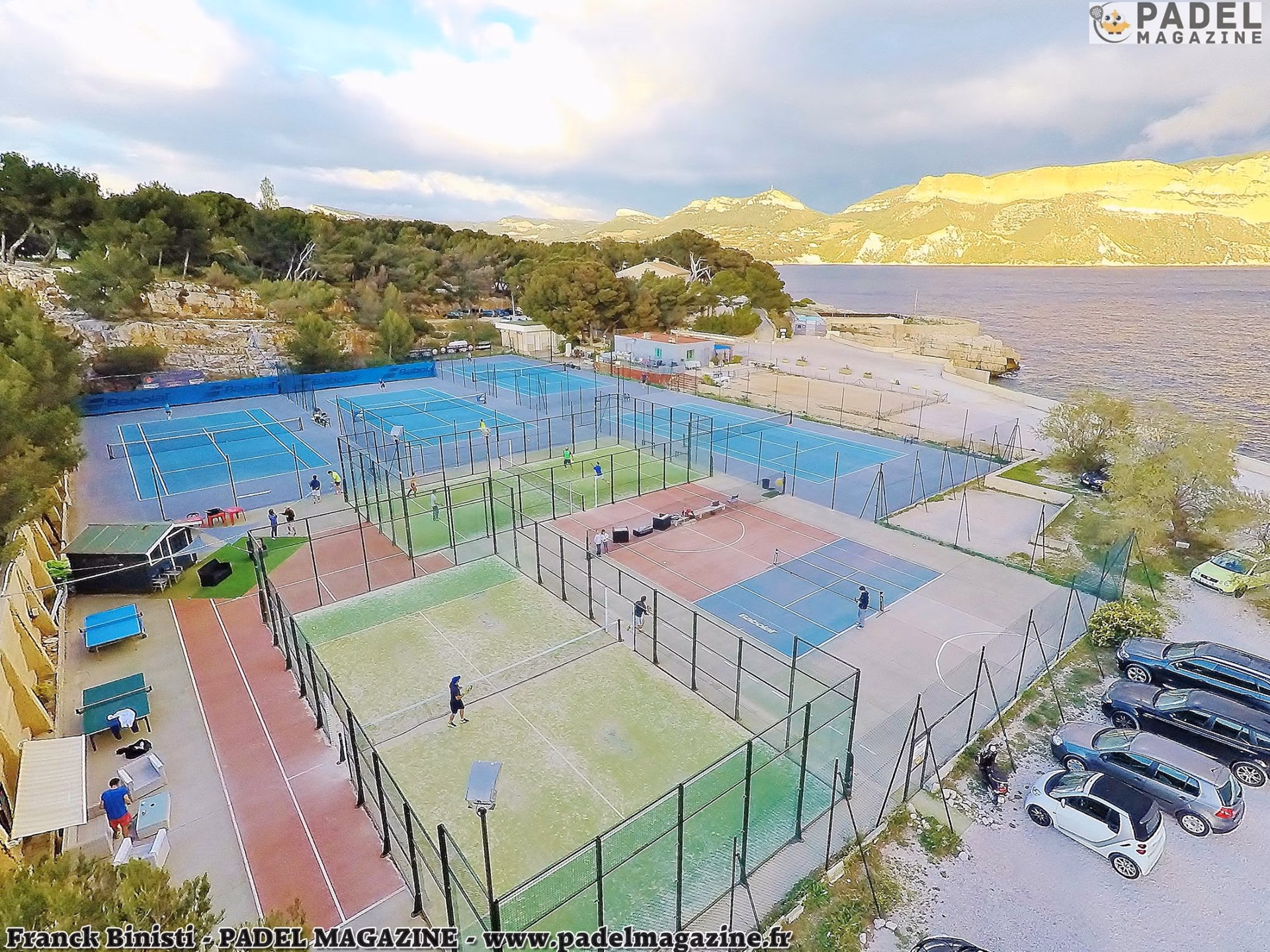 Où se trouve Castel padel Courcelles ?
