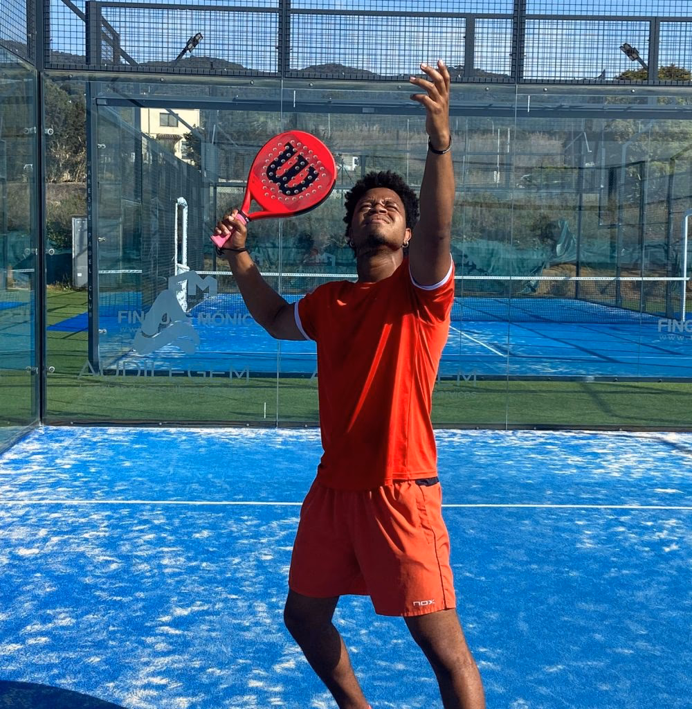 ¿Qué ofrece el club de padel?