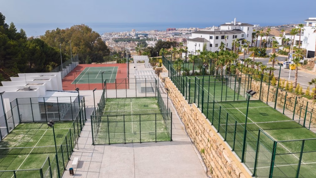 Who owns Estepona tennis & padel?