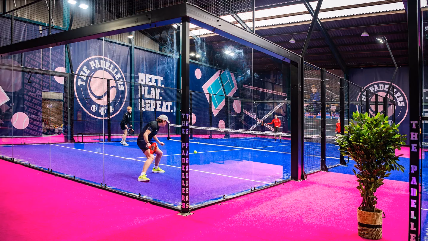 Wie kommt man am besten zum Padel in Frankfurt?