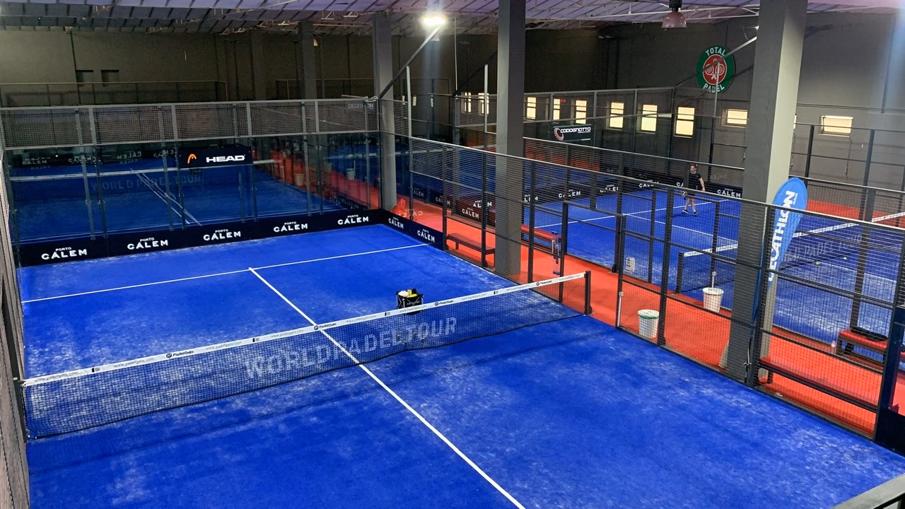 O que o total Padel oferece em Vila Nova de Gaia?