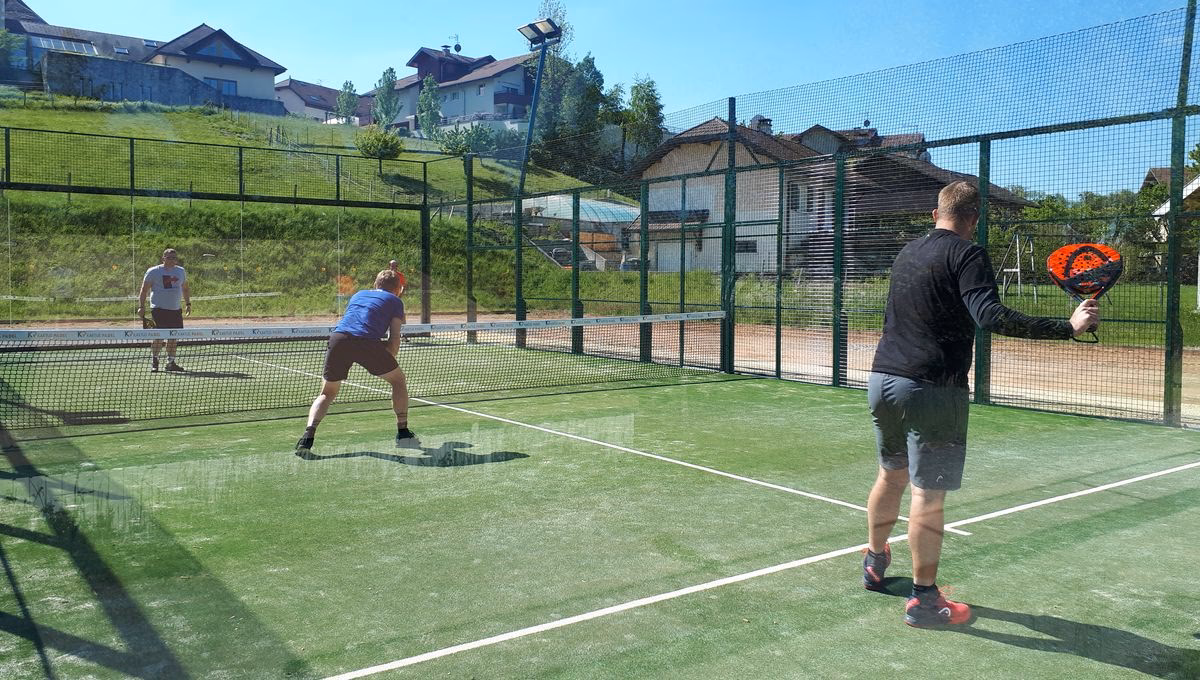 Comment réserver un terrain de padel en Haute-Savoie ?