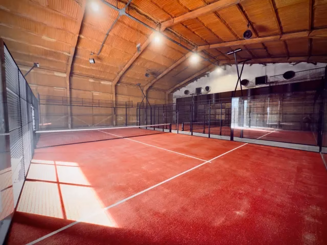 Does David Lloyd York have outdoor Padel courts?