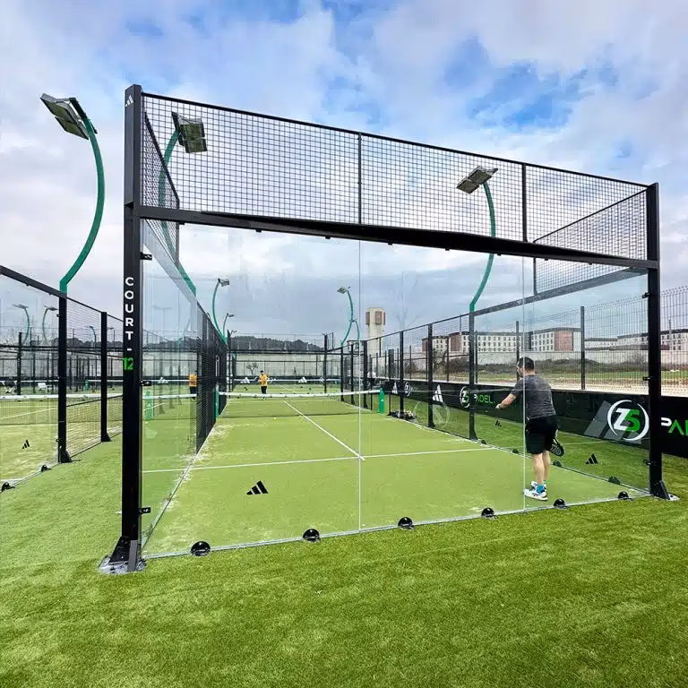 Quels sont les différents types de terrains de padel ?