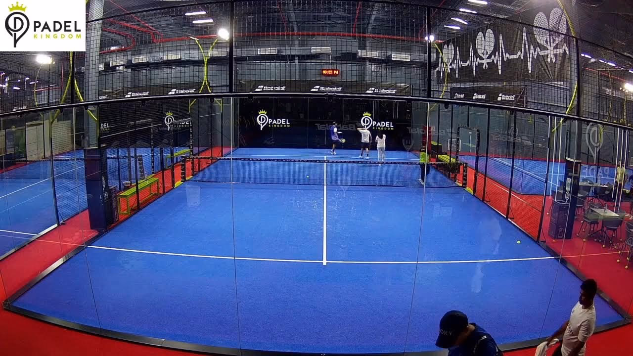 How many indoor Padel courts are there?