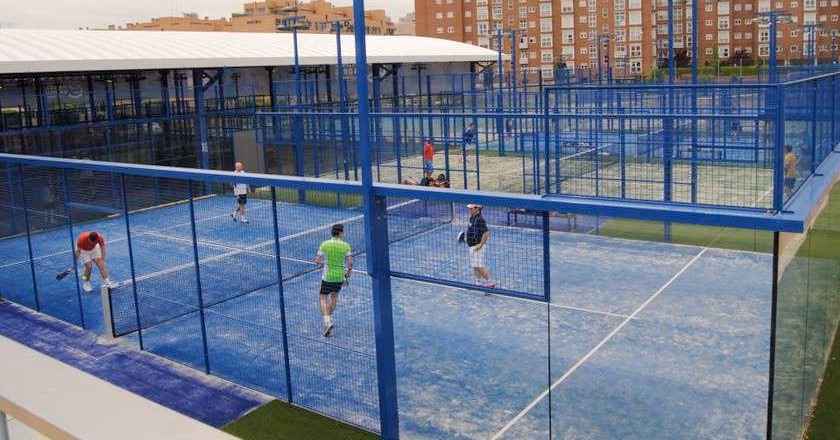 ¿Cuál es el objetivo del espacio de pádel en Madrid?