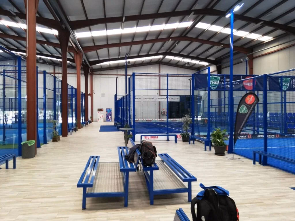 ¿Qué servicios de mantenimiento de pistas de pádel ofrecemos?