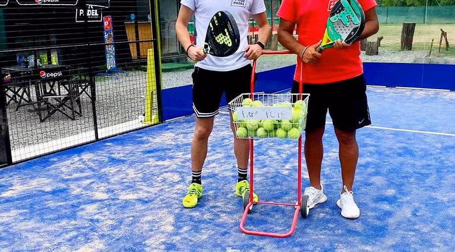 ¿Quién hace la sesión de pádel?
