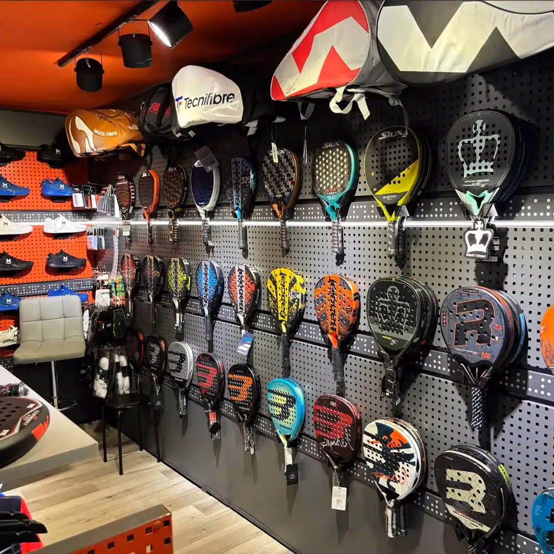 ¿Dónde se puede comprar material de Padel en S.S. de los Reyes?