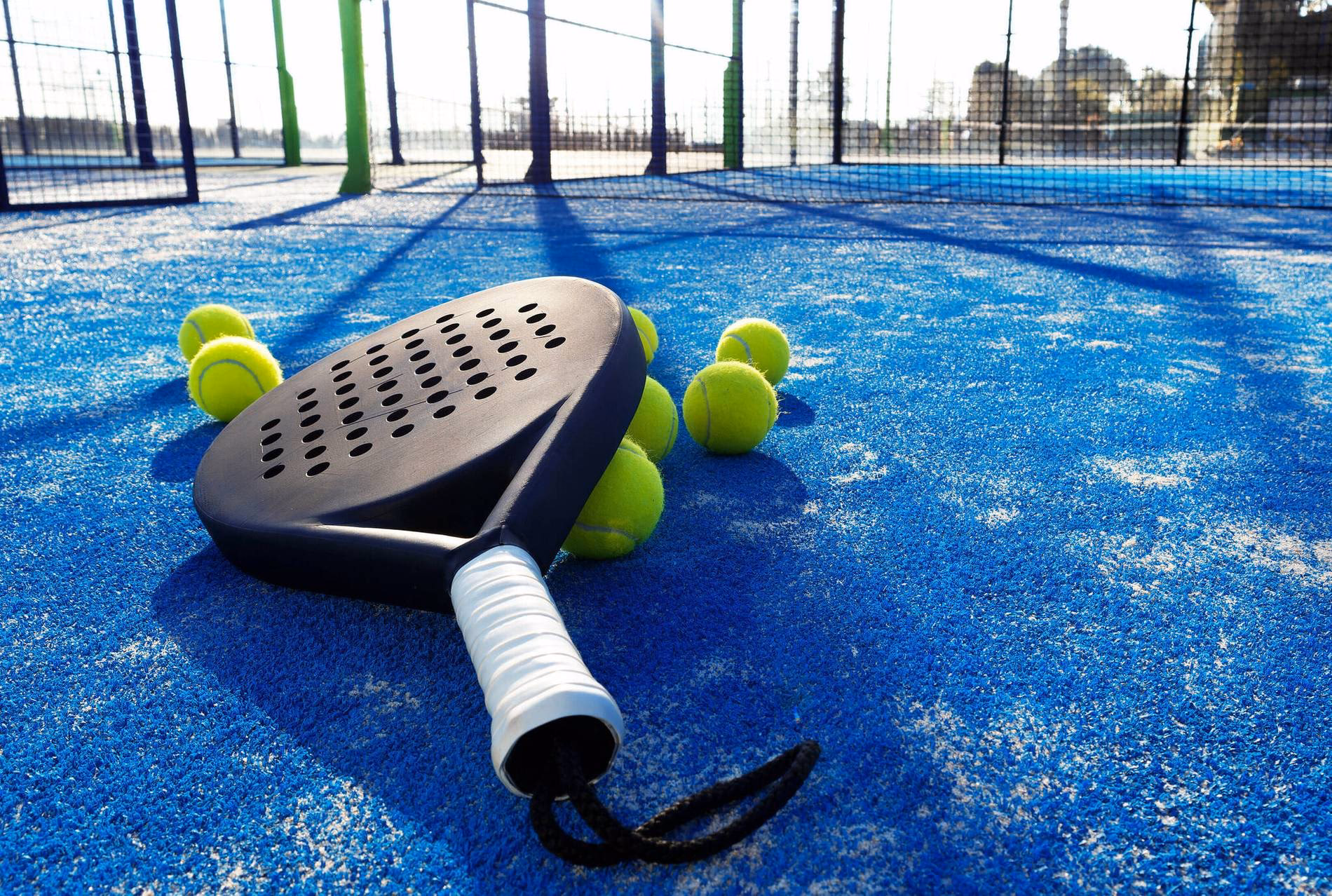 Was ist der Unterschied zwischen Tennis und Padel?