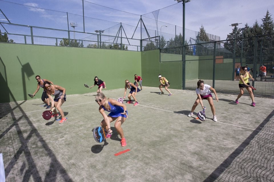 ¿Cómo llegar en autobús a Parque Deportivo Puerta de hierro en Madrid?