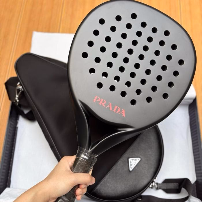 Does Prada offer a racquet for Padel?