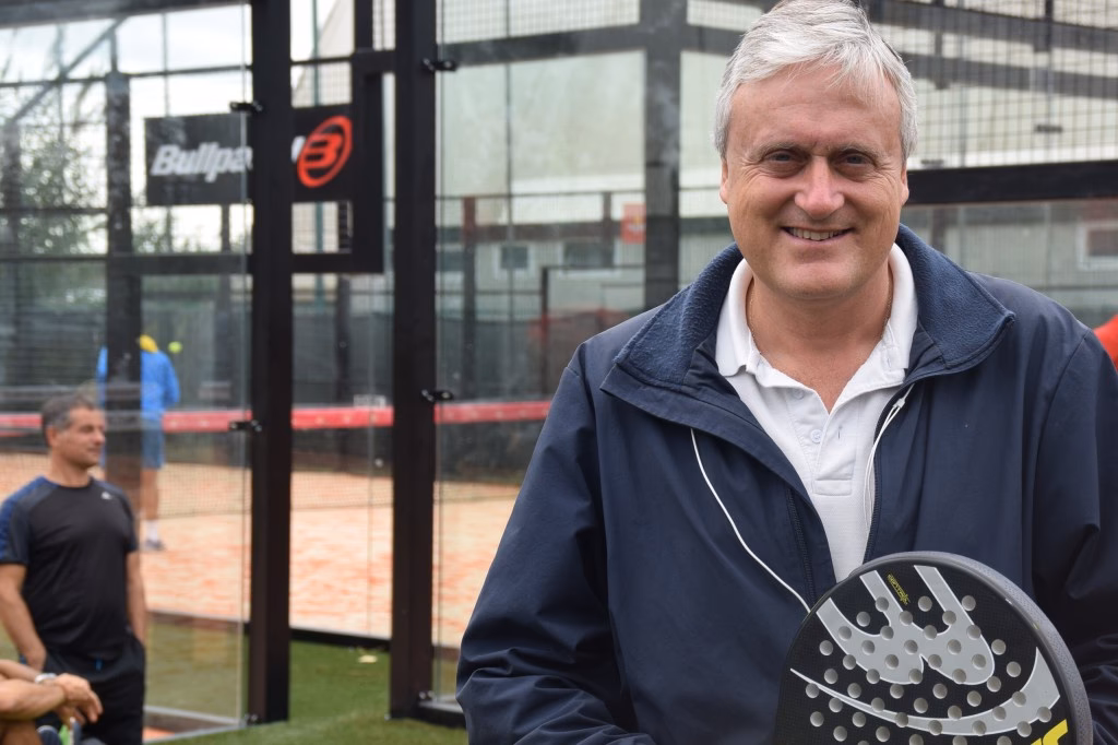 ¿Quiénes son los socios-profesores de padel?