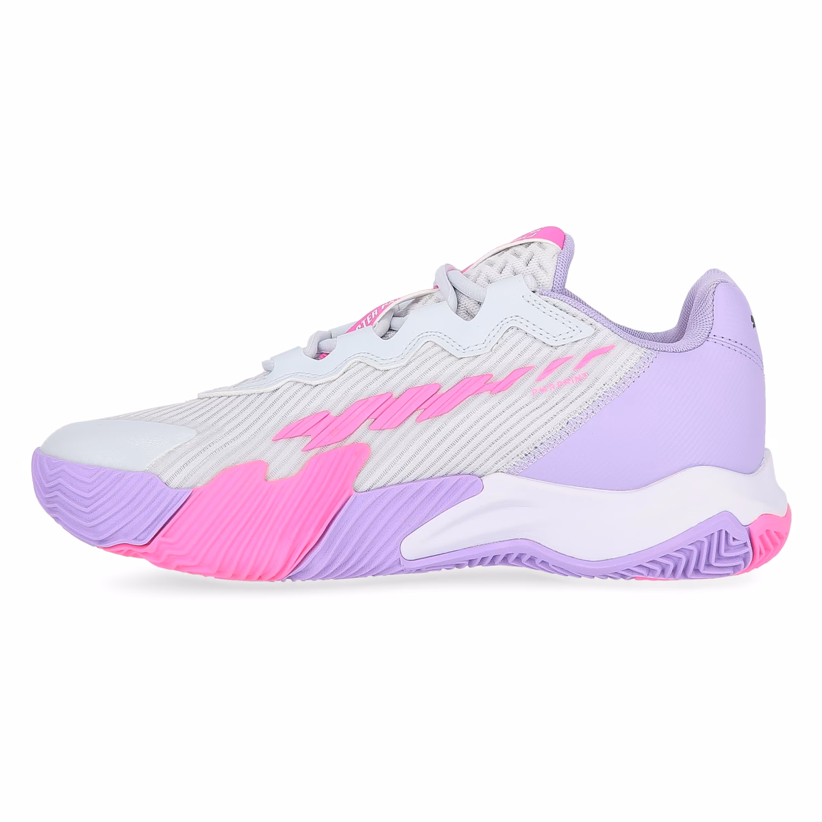 ¿Qué ofrecen las zapatillas Puma Nova Court para mujer?